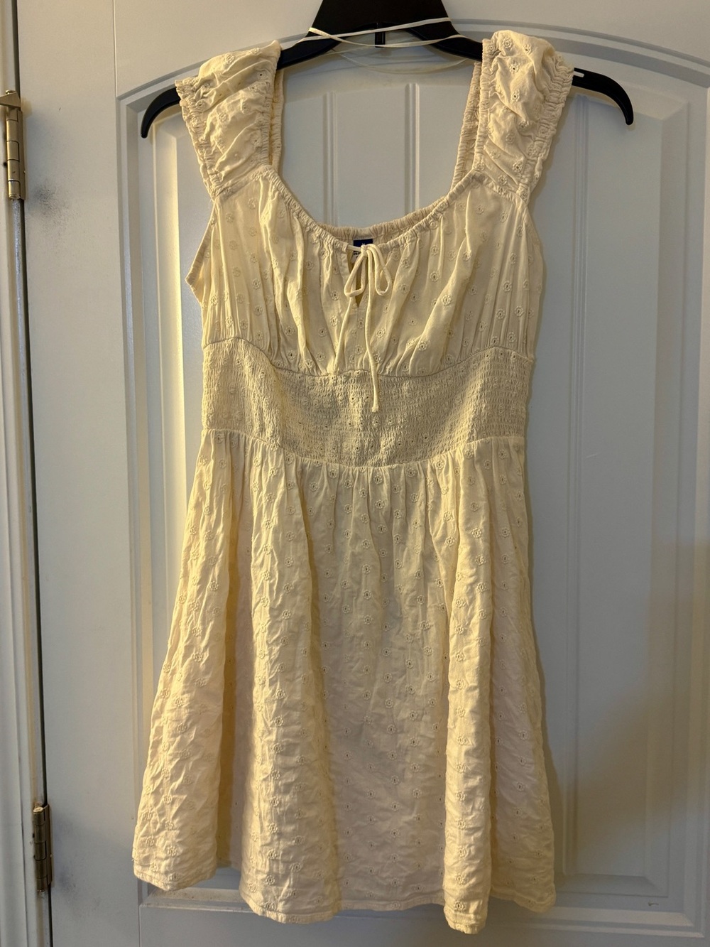 Old Navy Cream Eyelet Mini Dress with Smocked Waist Size M